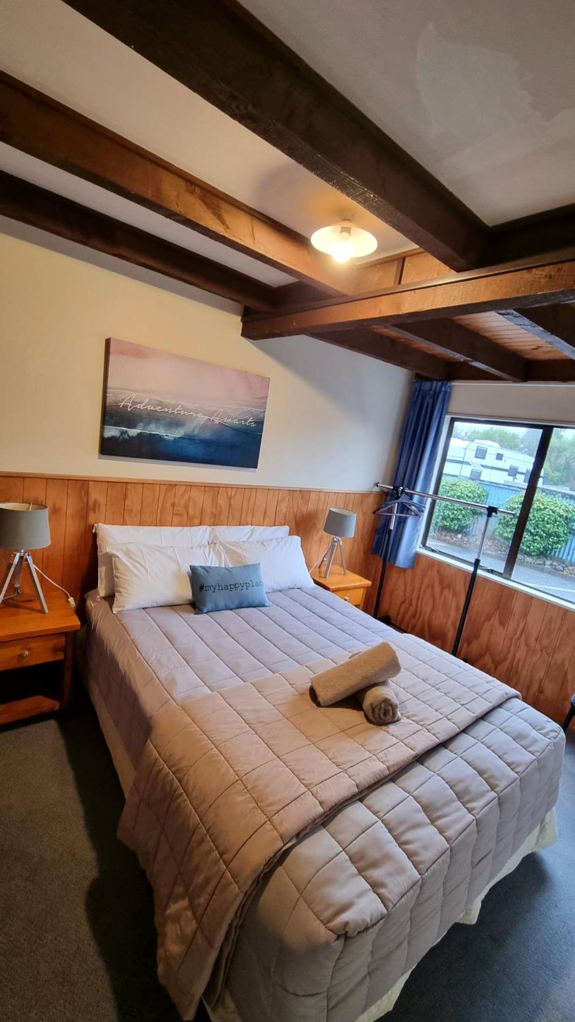 Adventure Lodge And Motels And Tongariro Crossing Track Transport National Park Eksteriør bilde