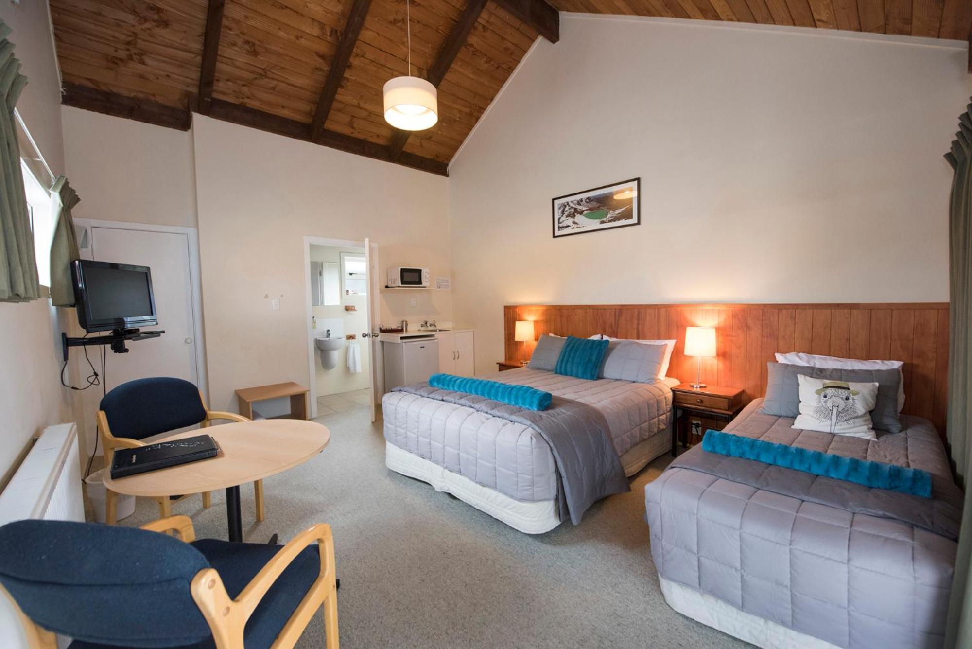 Adventure Lodge And Motels And Tongariro Crossing Track Transport National Park Eksteriør bilde