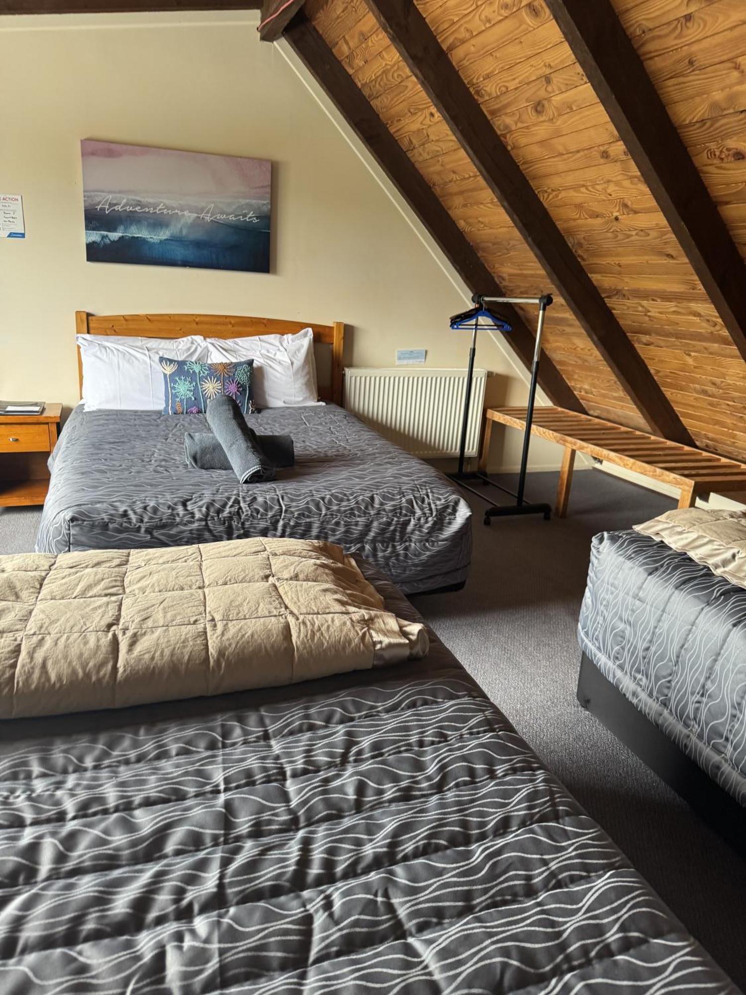 Adventure Lodge And Motels And Tongariro Crossing Track Transport National Park Eksteriør bilde
