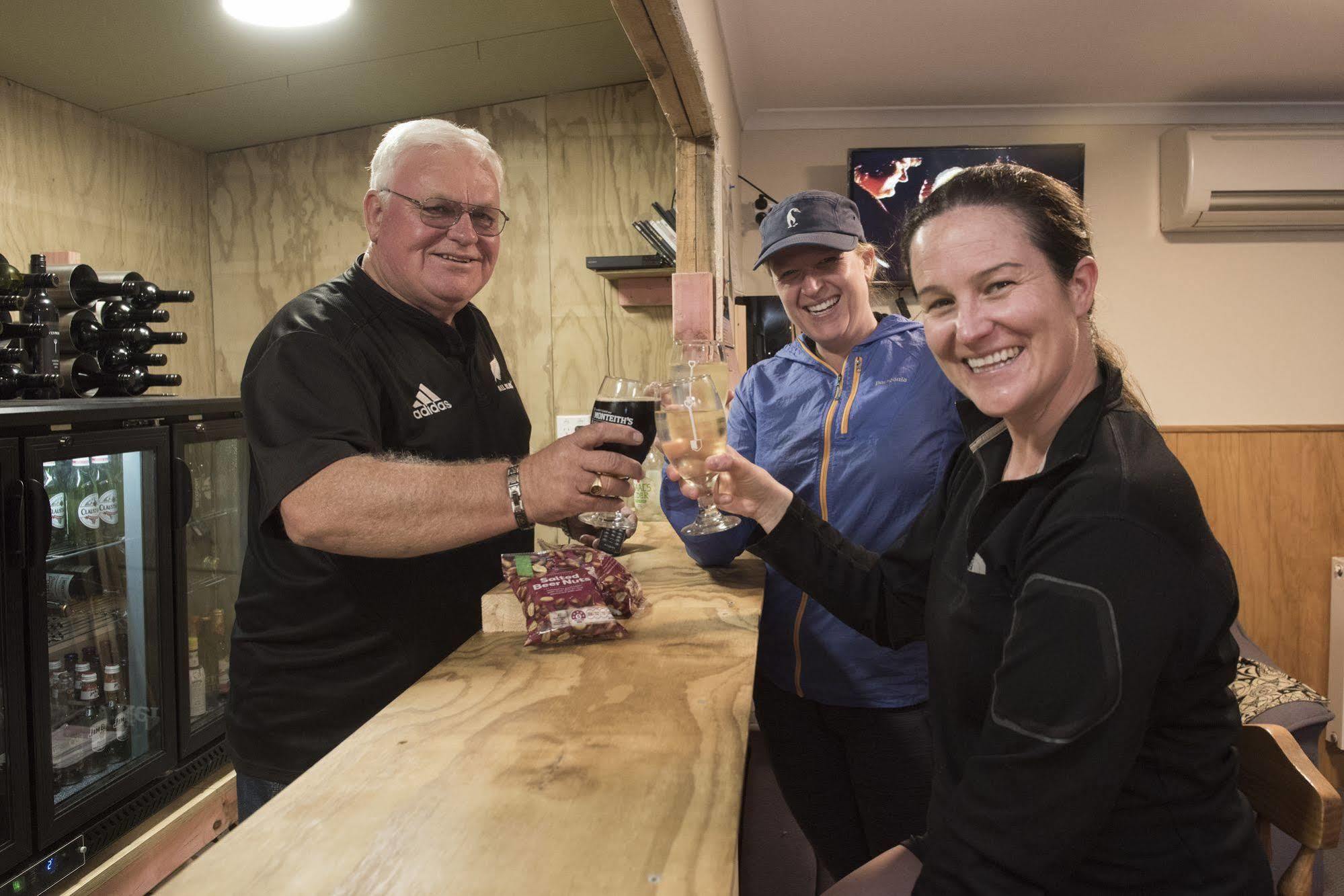Adventure Lodge And Motels And Tongariro Crossing Track Transport National Park Eksteriør bilde