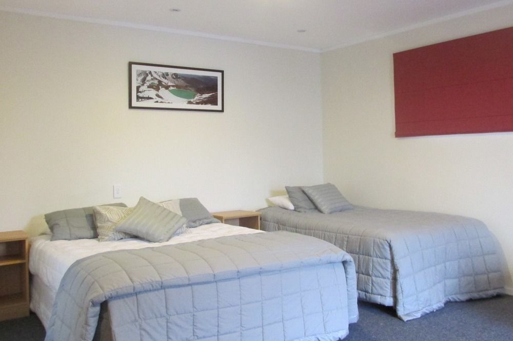 Adventure Lodge And Motels And Tongariro Crossing Track Transport National Park Eksteriør bilde